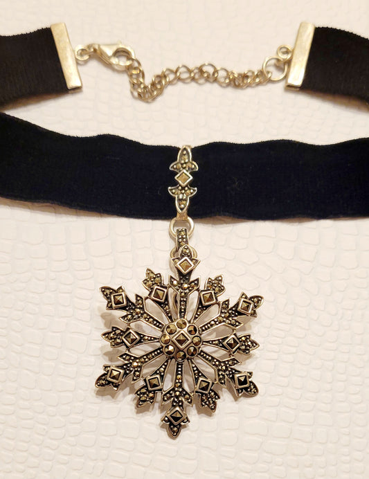 Vintage Sterling Silver Snowflake Choker Necklace